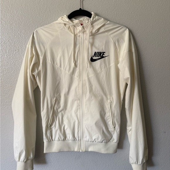Nike Womens White Windrunner Active Wear Windbreaker Hoodie
Jacket Size small - Picture 2 of 8